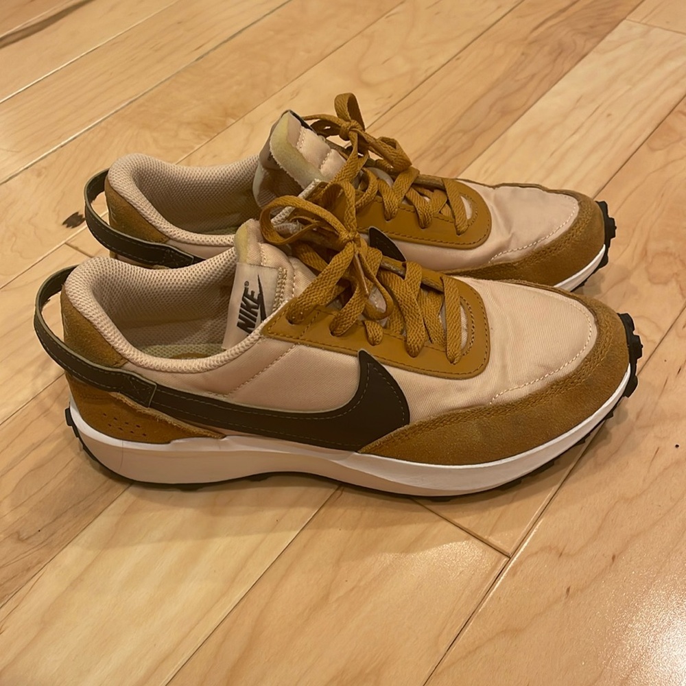 Nike sneakers size 8